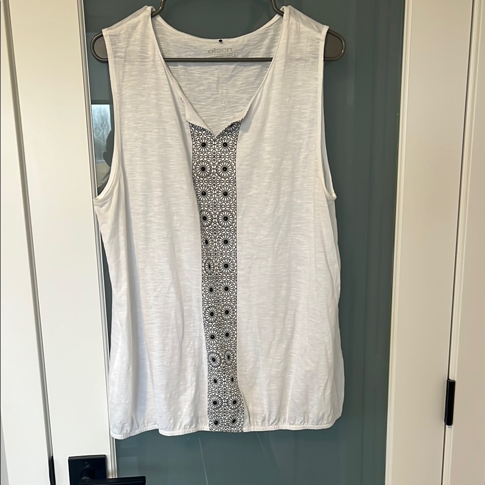 Olsen White Sleeveless Top with Black Pattern